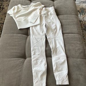 Lululemon “new ambition” set cropped t size 0 leggings 7/8 length size 2